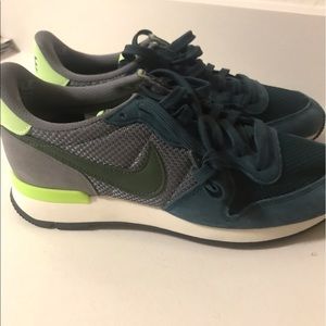 Nike Internationalists